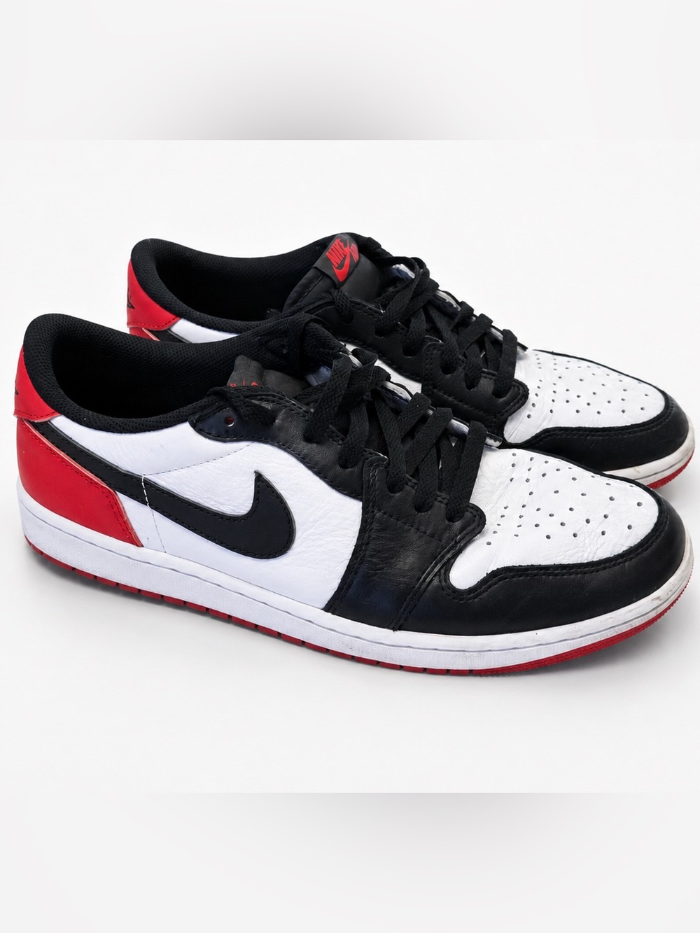 Jordan 1 Retro Low- Black Toe 2023